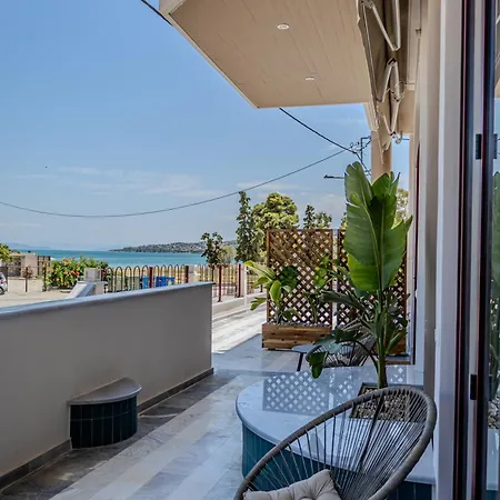 Leisure Escape With A Sea View By Salt Case de vacanță