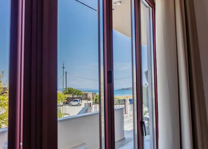 Leisure Escape With A Sea View By Salt Case de vacanță *