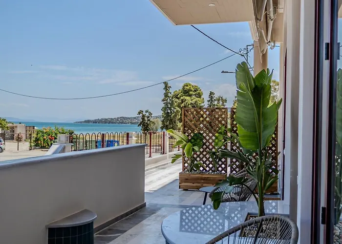 Leisure Escape With A Sea View By Salt Case de vacanță